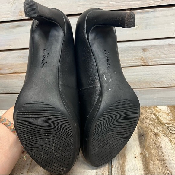 New Clarks Ambyr Joy Black Leather Pumps Classic High Heel Comfort Shoes Size 8M - Picture 6 of 8
